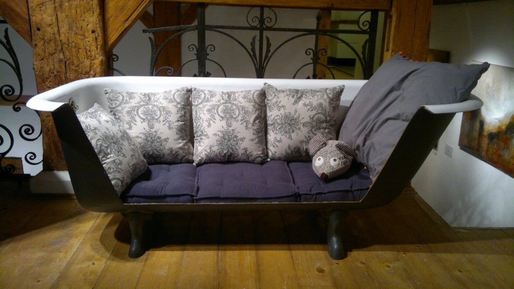sofa-original-banera-ingenioso-decoracion-casaymantel