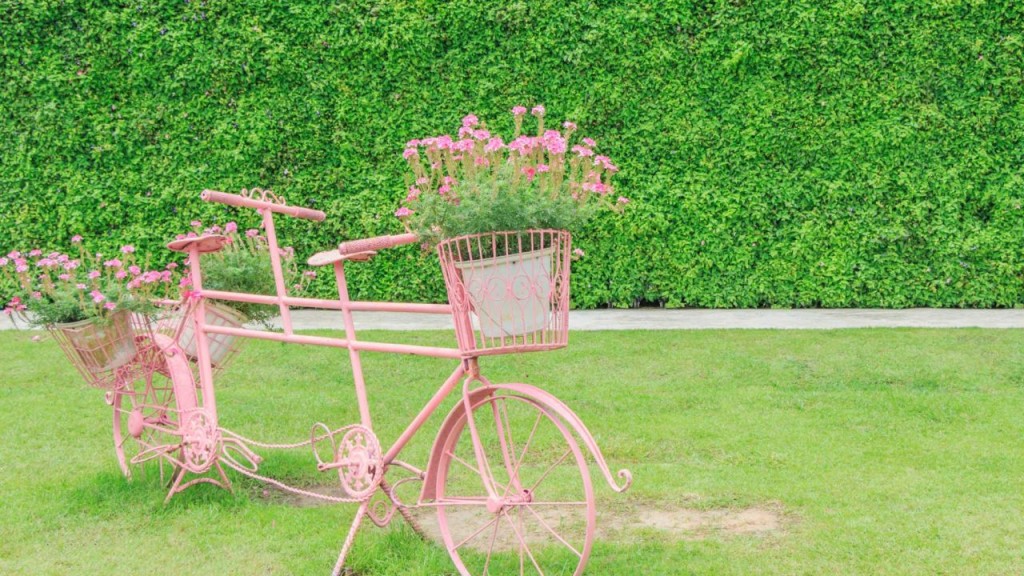 decorar-reutilizar-bibicletas-jardin-casaymantel  (2)