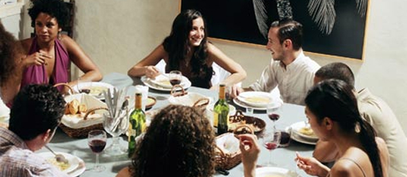 organizar cena con amigos manteles antimanchas